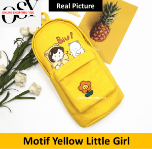 TEMPAT PENSIL MOTIF BOY AND GIRL KOREA  BONUS PIN CANTIK IMUT LUCU  BAHAN CANVAS  KAPASITAS BESAR JUMBO. BAHAN KUAT  KUALITAS PREMIUM IMPORT. ONLINE SHOPPING YUK
