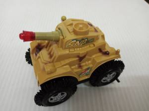 รถตำรวจ รถแทรกเตอร์ รถถัง รถของเล่น ตีลังกาได้ (ใส่ถ่าน วิ่งได้ ตีลังกาได้)