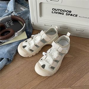 🚚จัดส่งจากประเทศไทย-รองเท้ากีฬาลำลองแฟชั่นและน่ารักกลวงระบายอากาศรองเท้าลำลอง Velcro รองเท้าแตะกลางแจ้งสำหรับผู้หญิง