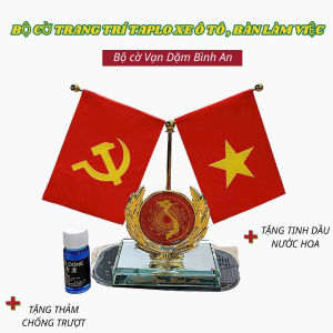 Cờ gắn xe ô tô để bàn làm việc mẫu Vạn Dặm Bình An tặng kèm nước hoa và thảm cao su chống trượt