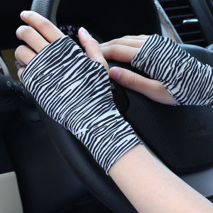 Trend Half Finger Gloves Riding Outdoor Sports Golf Fashion Show Fingers Mittens