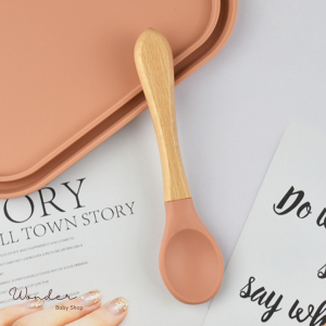 WNDR Sendok Mpasi Bayi Bahan Silikon dengan Gagang Kayu Food Grade BPA Free | Sendok Makan Bayi