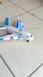 COD MAINAN RC PESAWAT / MAINAN PESAWAT REMOTE CONTROL / MAINAN ANAK PESAWAT TERBANG REMOT CONTROL BISA BERJALAN DAN ADA LAMPU NYA