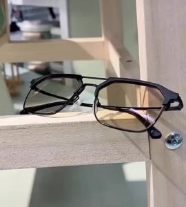 HighDefinition Prescription Glasses for Men with Reading Difficulties