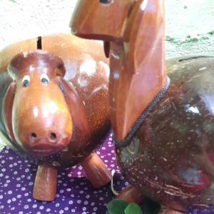 Celengan / Tempat Menabung Dari Batok Kelapa Glowing Bisa Untuk Kado Pajangan dan Hadiah