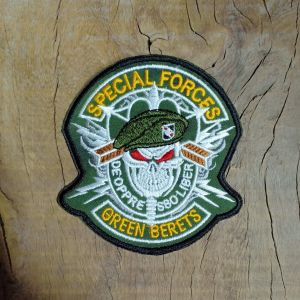 อาร์ม Green berets พื้นเขียวทหาร แบบเย็บติดเสื้อ - สุดยอดและรายละเอียดเสื้อผ้าอาร์ม พื้นเขียวทหาร