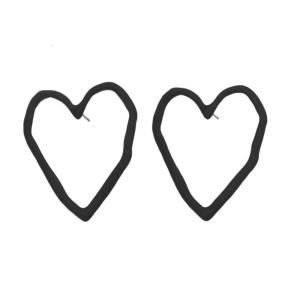 Heart Earrings Hollow Ear Studs Heart Ear Casual Ear Studs Alloy Texture Suitable for Fashionable Teens Present
