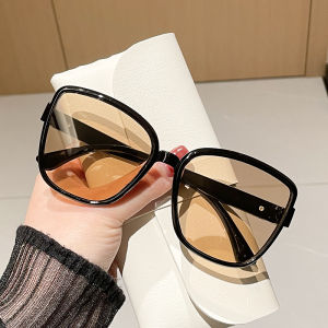 (GENTLE MOSCOT) Retro Cat Eye Big Frame Sunglasses New Korean Fashion Alphabet Shade Sunglasses for Women
