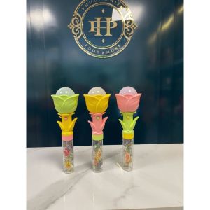 (Kẹo đồ chơi trẻ em) Đồ chơi gậy phép thuật bông hoa hồng phát sáng đổi màu 9g