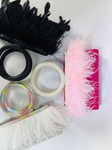 TANGO กระเป๋าแฟชั่นสตรี รุ่น AMBER กระเป๋าหนังแท้ ประดับด้วยขนแท้