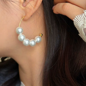 Fashionable Ring Gift 简约韩系浪漫温柔感珠珠C圈耳环优雅气质复古感百搭通勤款耳 饰女