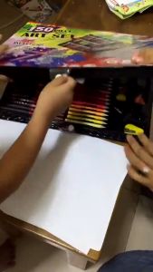 Hộp màu vẽ 150 chi tiết dành cho các bé yêu mỹ thuật - Bút màu tập tô cho bé