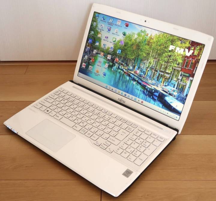 富士通 LIFEBOOK AH53/S Core i7 第4世代 LIFEBOOK AH53/S 富士通 LIFEBOOK AH53⁄S 第4世代i7＆SSD搭載ノートPC