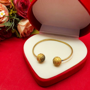 กำไล C ทองเหลืองคั่นตุ้มจิกลาย ฟรีไซส์ ทองโบราณ ทองเหลืองแท้ งานดิบ ไม่ชุบ พร้อมส่ง