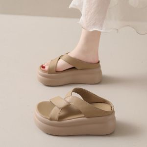 FCInternet Celebrity Slippers Women Wear New Soft-soled Fashionable and Lightweight Beach Sandals for Small People