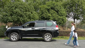 Foldable Infant Travel Cot Breathable Flocking Fabric Double Air Chambers Compact Design Quick Setups For Trip