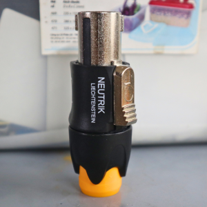 Jack Loa Speakon bọc hợp kim  giá 01 cái