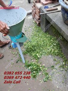 Máy băm xắt các loại rau cho gia súc gia cầm