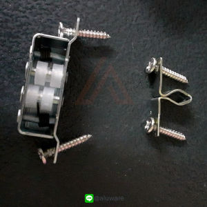 ก้ามปู มีสกรู!! ตัวล็อคก้ามปู มุ้งลวด ตู้กับข้าว ล็อคตู้กับข้าว กันชนสี่เหลี่ยม ล็อกมุ้ง ล็อกตู้กับข้าว ตู้ ล็อคมุ้ง ล็อคก้ามปู Aluware AW149