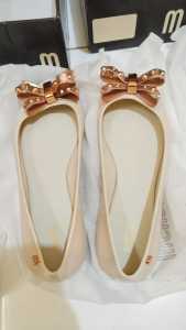 MELISSA DORA GOLD BOWTIE ( SIZE 35/36 - 39 ) FLAT SHOE