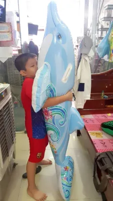 Phao bơi cá voi cá heo cá sấu intex màu sắc đẹp ko phai khi sử dụng