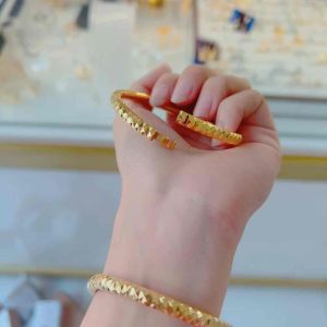 Vòng tay nữ khoá lưỡi gà có khắc ký hiệu - trang sức Kami