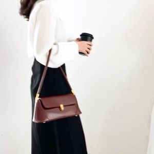Vintage bag baguette bag  womens bag 2020 New trendy and stylish versatile shoulder handbag