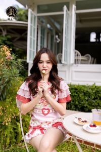 BLT BRAND การันตีเสื้อผ้าแบรนด์แท้ เซทกางเกงสีแดงชมพูลายสตอเบอรี่ BERRY KITTEN