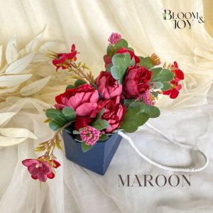 bloomandjoy buket bunga valentine buket bunga wisuda perpisahan graduation paket kado ulangtahun paperbag buket bunga bloombag
