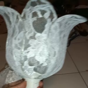 Kap lampu hias dekorasi Jogja/gantung/standing/pelaminan model mawar kain brokat putih premium