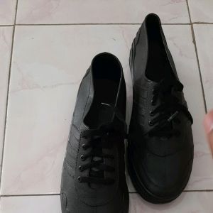 sepatu karet/ sepatu kebun/ sepatu bola/ sapatu leuweung anti air dan minyak