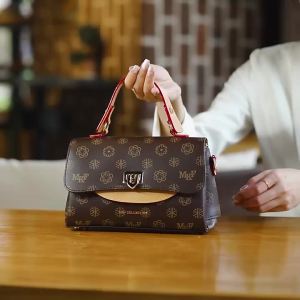 MK F Womens Bag 2024 New fashionable summer single-shoulder crossbody bag small square handbag versatile crossbody bag ins