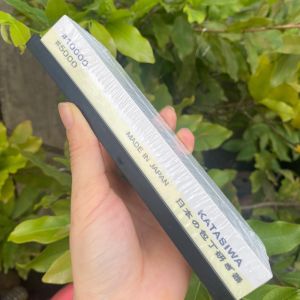 Đá mài dao Nhật hiệu Katashiwa độ mịn 5000/10000 mài rất nhanh sắc bén có đế chống trượt