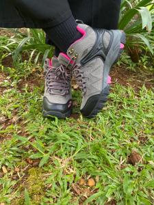 Sepatu Gunung Wanita SNTA 615 Grey Fuschia Trekking/Hiking/Outdoor sepatu wanita Waterproof