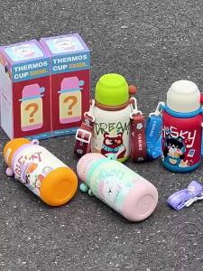New childrens water bottle specially designed for school use with excellent insulation 316 Food-grade insulated cup for babies and children designed for three servings