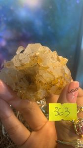 Khối đá Thạch Anh vàng tự nhiên kết cấu kỳ lạ mã 363