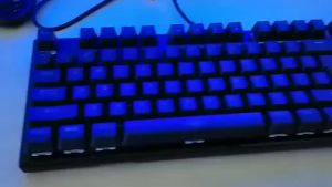COD LEAVEN K28 61Key Rechargeable RGB Light Effect Bluetooth Dual-Mode Gaming Mechanical Keyboard