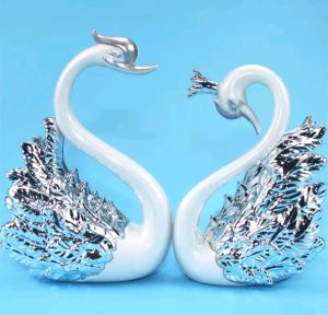 IMPORT PREMIUM QUALITY Pajangan Dashboard Mobil Motif Angsa Anti Slip Bulu Pajangan Swan