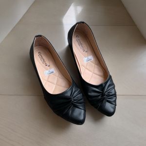 Sepatu Wanita Terbaru/Sepatu Flat Shoes Gratica AW 11/Sepatu Balet Karet