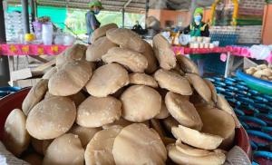 น้ําตาลมะพร้าว แบบปึก (1 กิโลกรัม) เขาย้อย เพชรบุรี หวานเจี๊ยบน้ําตาลไทย