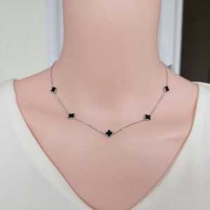 Kalung Titanium Premium Wanita Bunga HItam 5 Polos Anti Karat / Kalung Cloverr Kecil 08