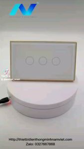 Công tắc Wifi Tuya viền nhôm nút phẳng màu trắng/đen 1234 nút