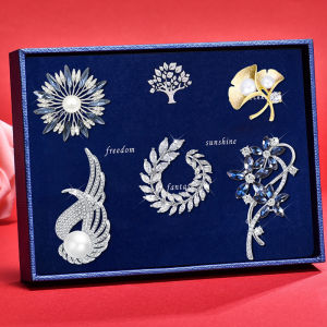 SHIYITH Light luxury brooch high-end and niche brooch set pearl chest flower brooch gift for girlfriend