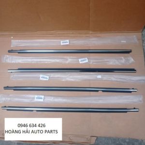 NẸP CHÂN KÍNH TOYOTA CORROLA ALTIZ 2012