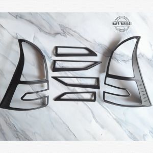 Garnish Belakang Cover Lampu Belakang Mobil All New Avanza Xenia  2019 - 2021 Hitam Premium