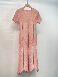 9219 One Size (45-75kg) Miyake Summer Handmade Pleated Loose Plus Size Casual Short Sleeve Bubble Dress