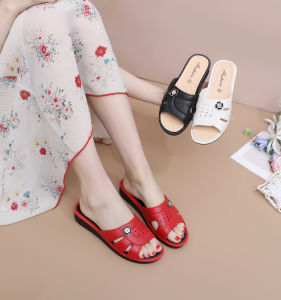 [Free Shipping] Summer Fashion WomenS Shoes Comfortable Slippers For Moms Elegant And Soft Indoor/Outdoor Sandals PVC Flat-Soled Slippers