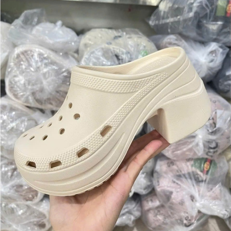 Dép đế đúc đi biển mùa hè: 3 sai lầm thường gặp và cách chọn dép êm chân cho chị em