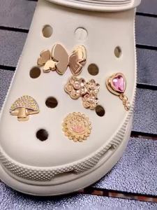 Phụ kiện giày kim loại JJBXC CHARM khóa giày chéo phụ kiện giày bướm vàng hoa nấm phụ kiện giày thời trang DIY