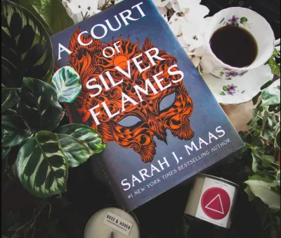 A Court of Silver Flames (A Court of Thorns and Roses)